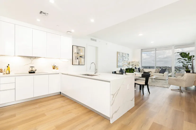 220 Lake Shore Drive 1813, Lake Park
