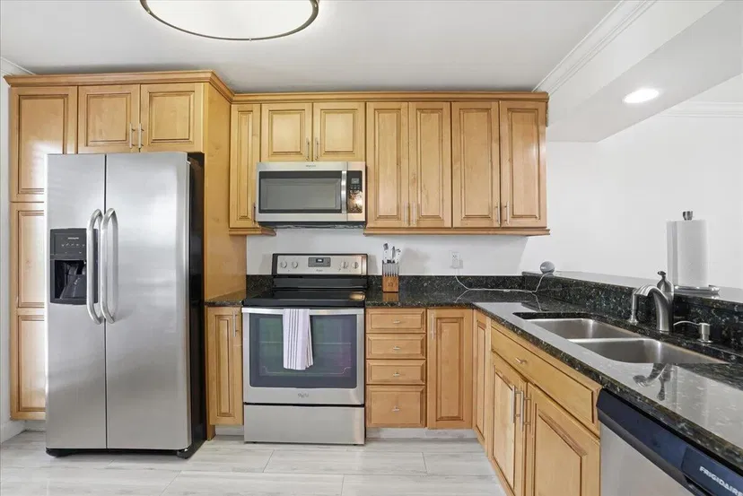 16 Royal Palm Way 205, Boca Raton