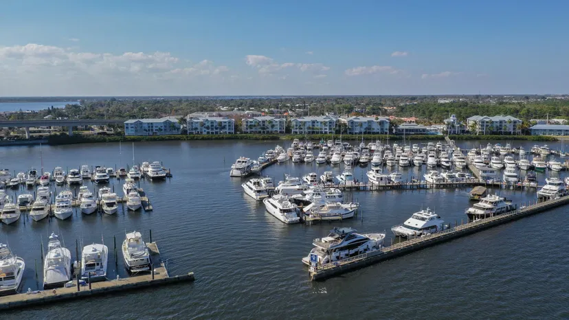 Harborage Yacht Club Unit 206