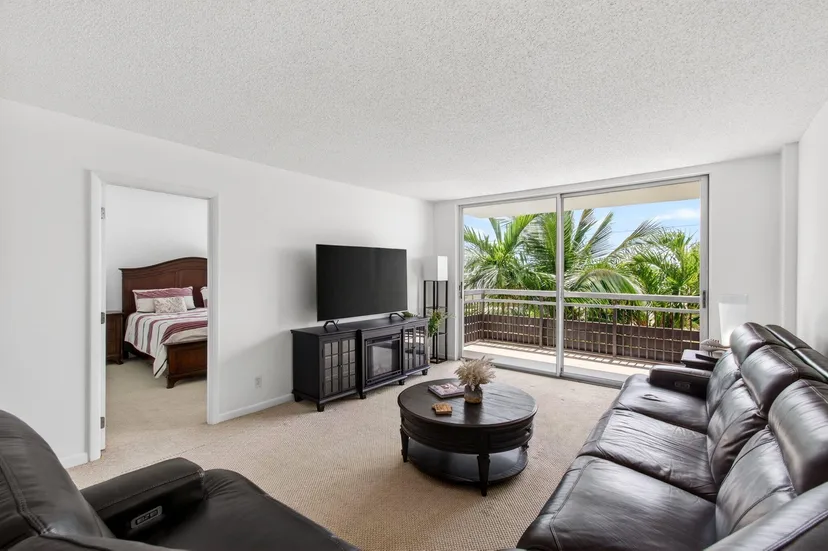 555 NW 4 Avenue 4230, Boca Raton