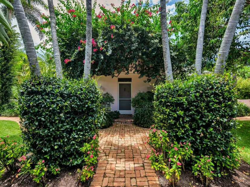 243 Garden Road, Palm Beach