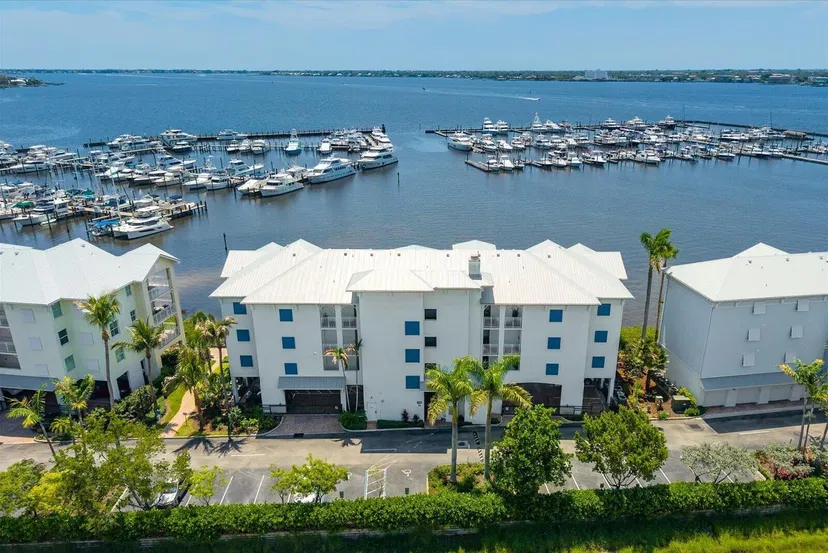 Harborage Yacht Club Unit 302
