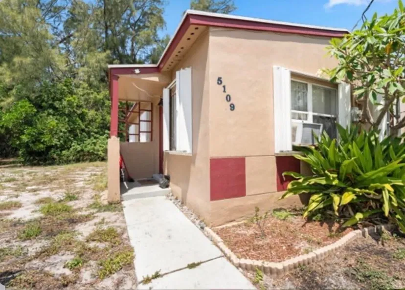 5109 Pinewood Avenue, West Palm Beach