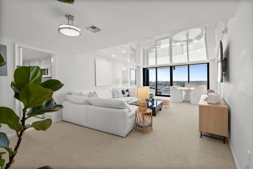 Unit 1102 · Trianon · West Palm Beach