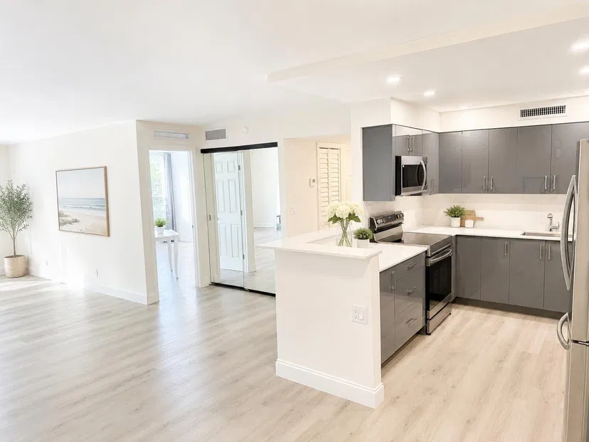 1000 Spanish River Road 2J, Boca Raton