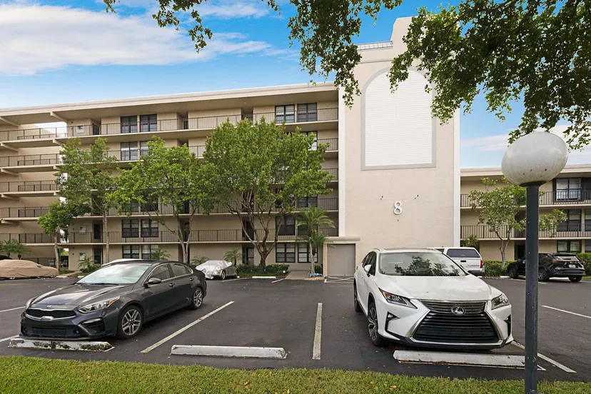8 Royal Palm Way 3010, Boca Raton