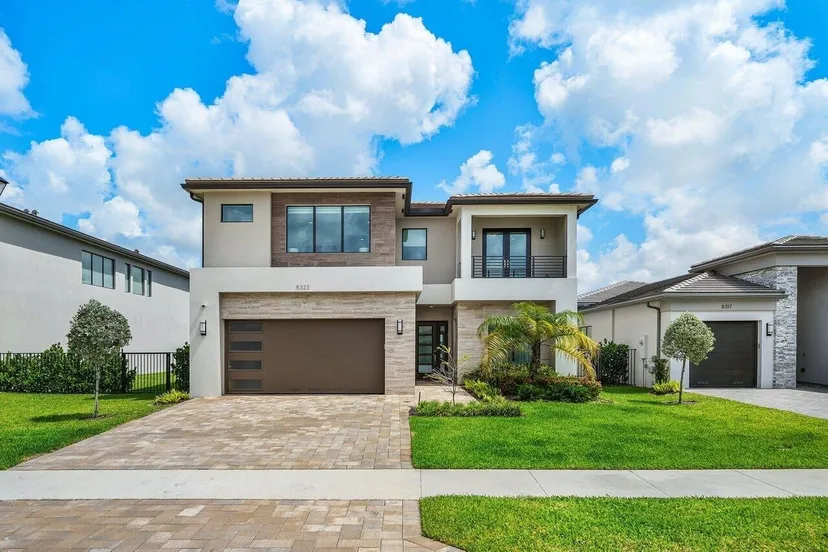 8323 Essex Country Clb Drive, Boca Raton