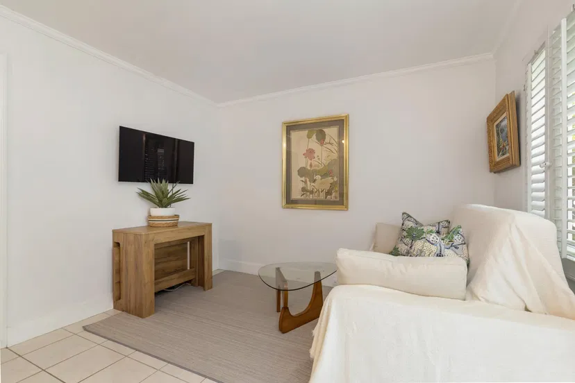155 Peruvian Avenue #Back Cottage — photo 3
