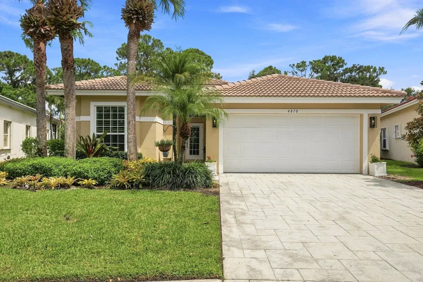 4870 SE Devenwood Way, Stuart