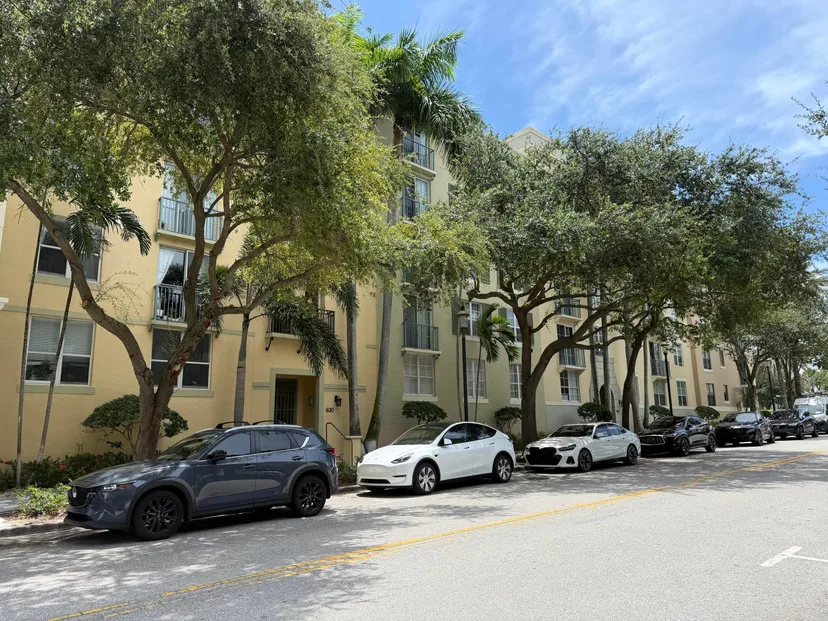 Courtyards in Cityplace Unit 323