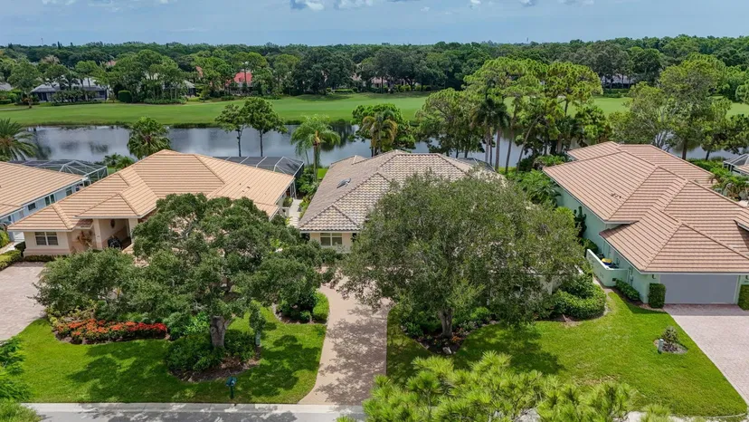 4407 SE Haig Point Court, Stuart