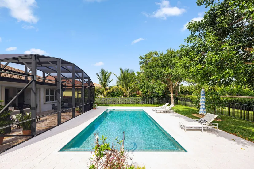 Saturnia Boca Raton