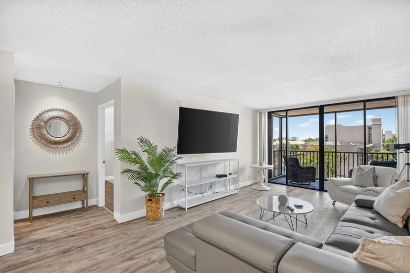 4 Royal Palm Way 403, Boca Raton