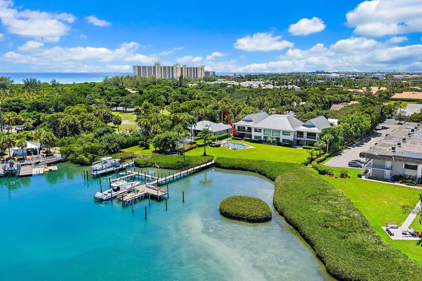 Admirals Cove Unit APT A