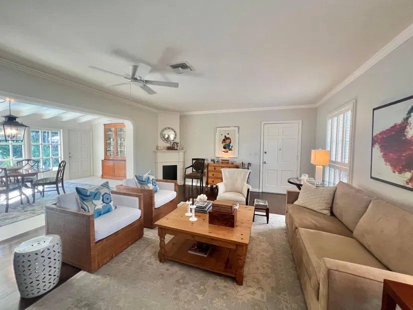 230 Colonial Lane — photo 3