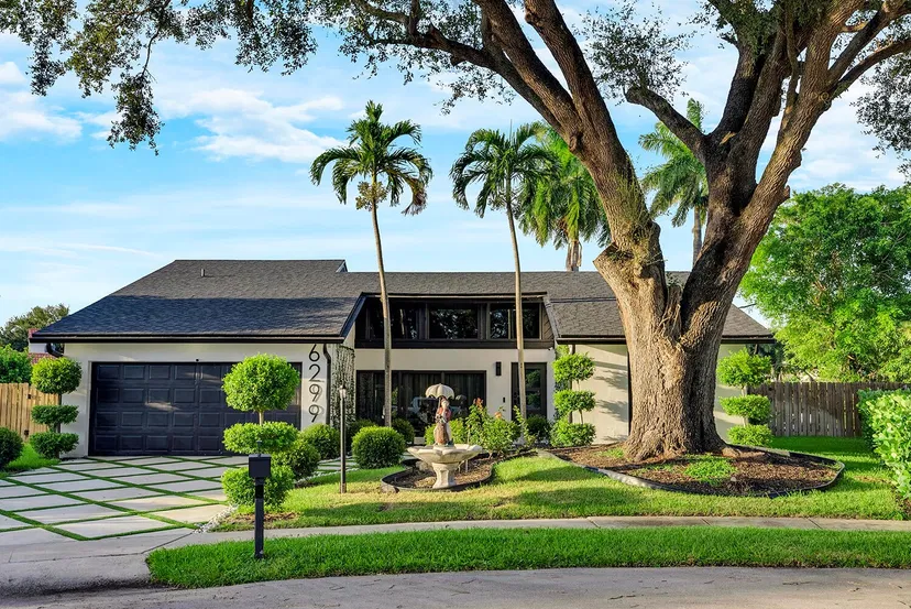 6299 Hollandaire Drive E, Boca Raton