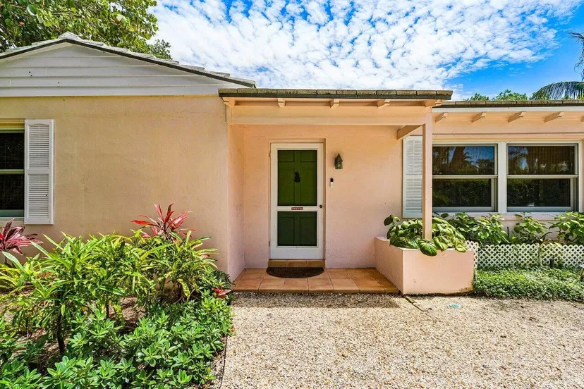 210 Debra Lane — photo 4