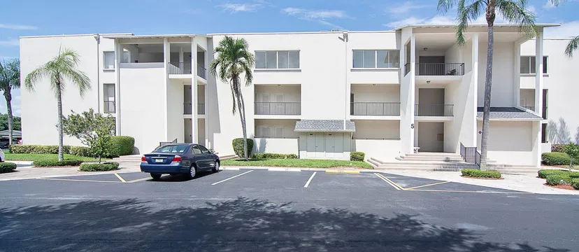 Eastpointe Country Club Unit 5-3C