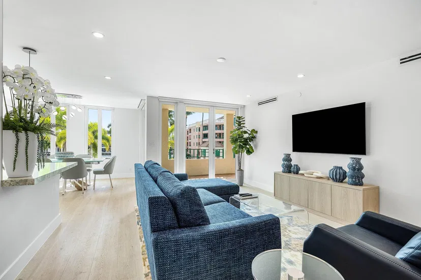 300 SE Fifth Boca Unit 319