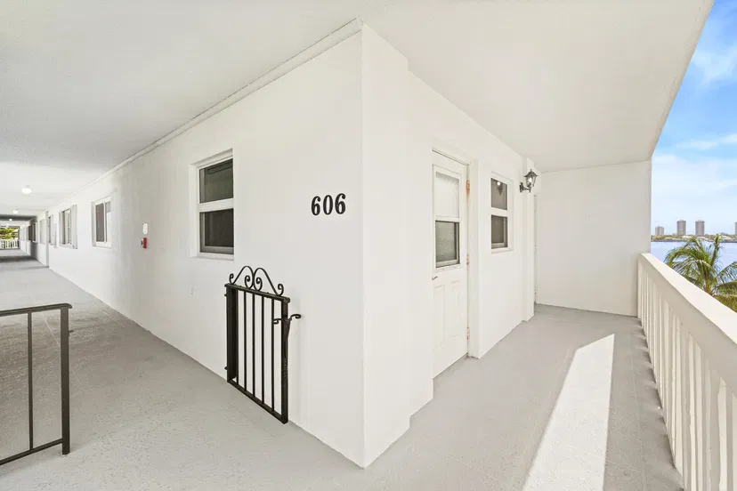  Unit 606