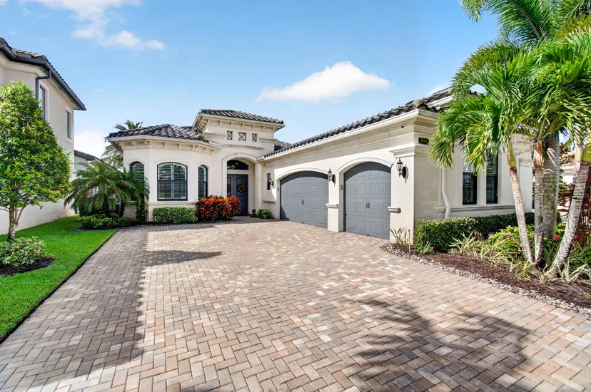 Saturnia Boca Raton