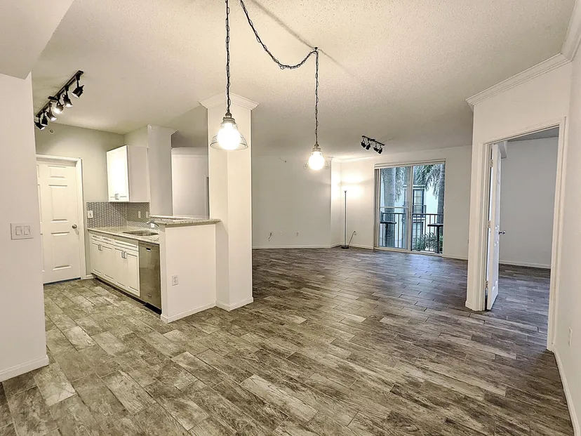630 S SAPODILLA Avenue 308, West Palm Beach