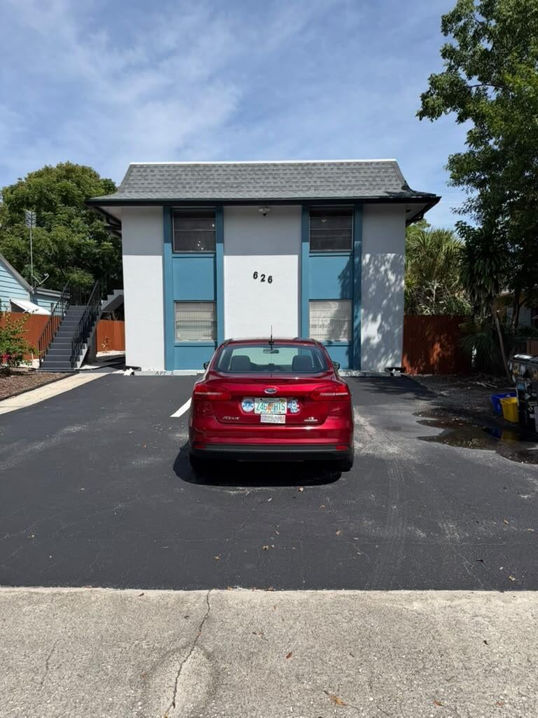  Unit Apt 3