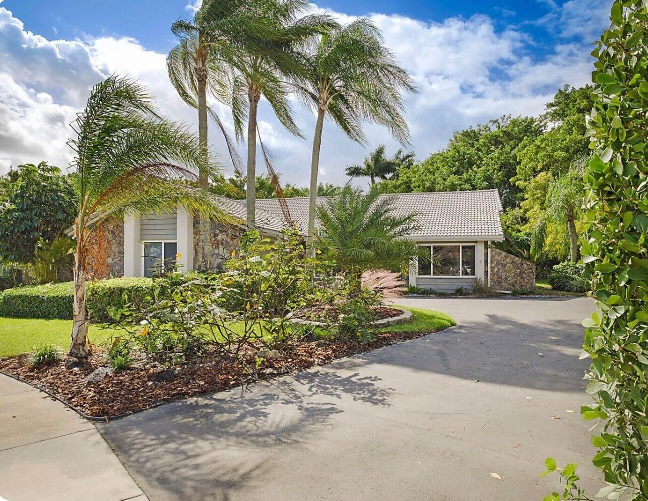 Saturnia Boca Raton