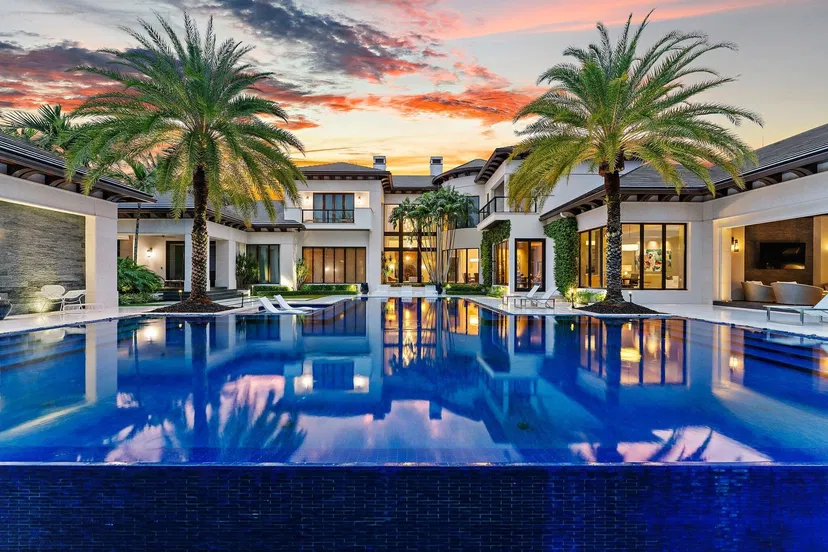 Admirals Cove