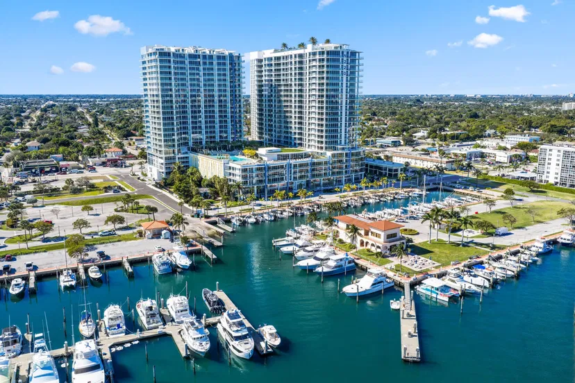 220 Lake Shore Drive 503, Lake Park