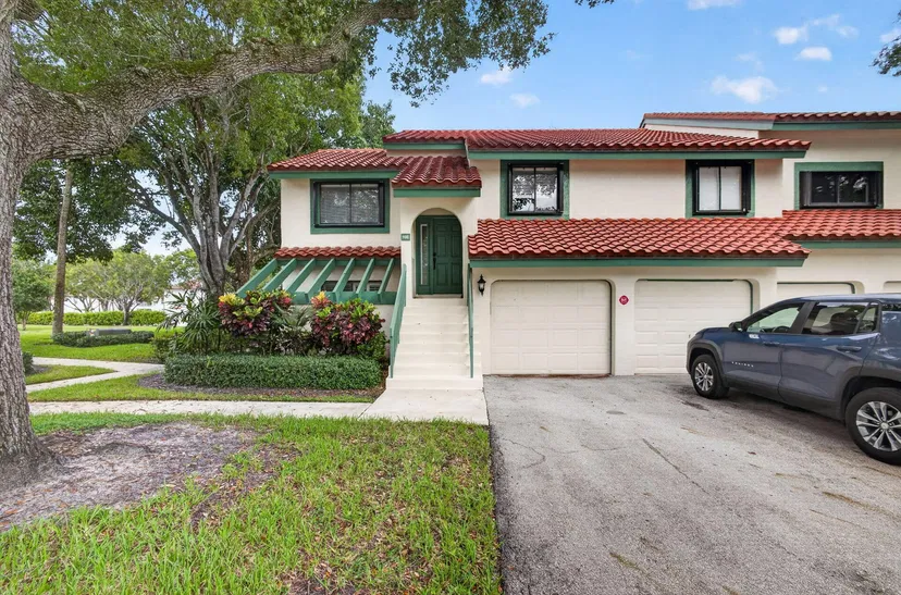 10 Lexington Lane E A, Palm Beach Gardens