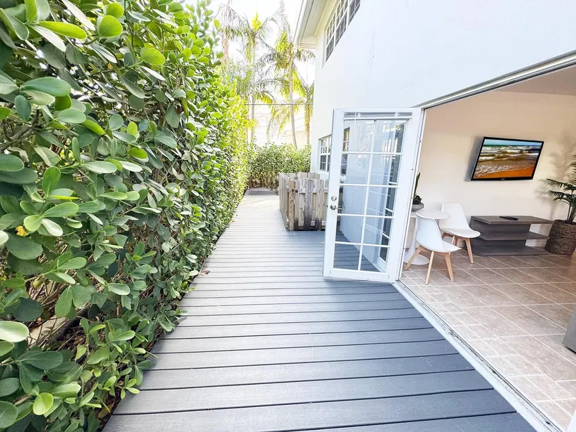 234 Oleander Avenue #1 — photo 3