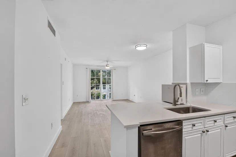 630 S Sapodilla Avenue 223, West Palm Beach