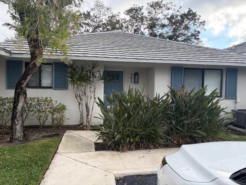 202 CLUB Drive, Palm Beach Gardens