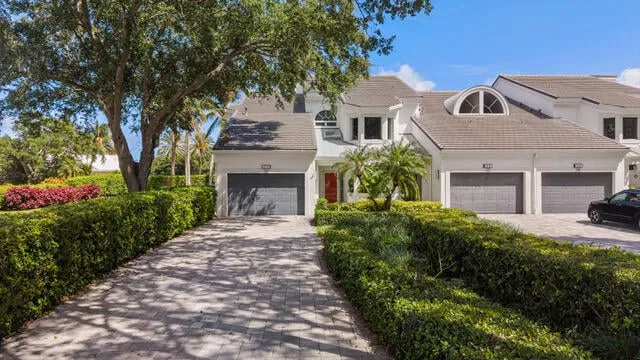 310 SPYGLASS Way, Jupiter