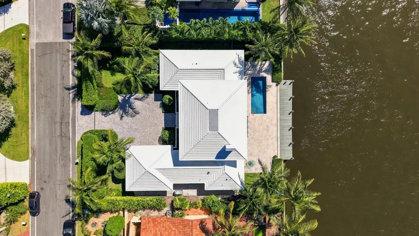 2284 Ibis Isle Road W — photo 3