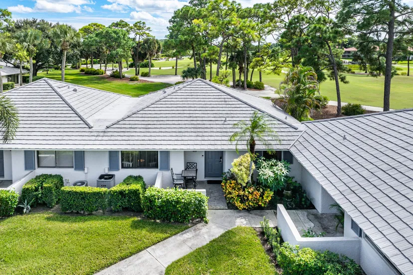 526 Club Drive, Palm Beach Gardens