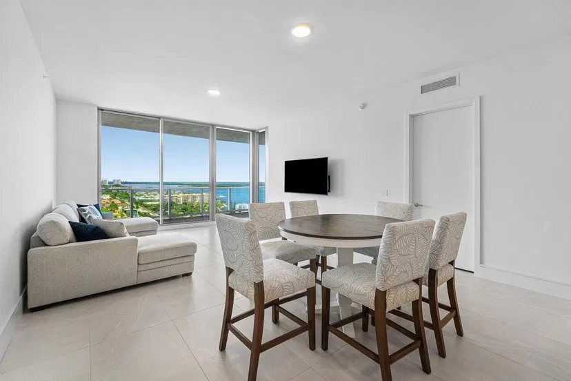 220 Lake Shore Drive 1817, Lake Park