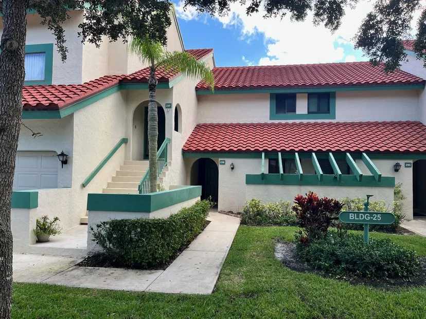 PGA National Palm Beach Gardens Unit B