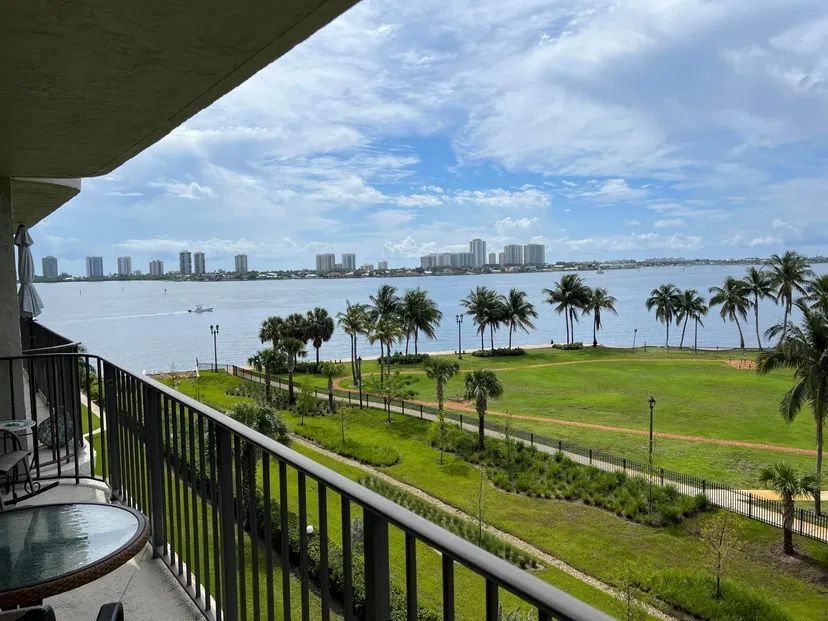 Paradise Harbour North Palm Beach Unit 515