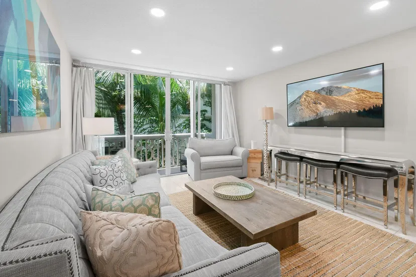 227 Brazilian Avenue #2H — photo 4