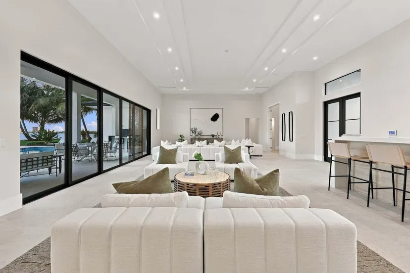 3500 EMBASSY Drive, West Palm Beach