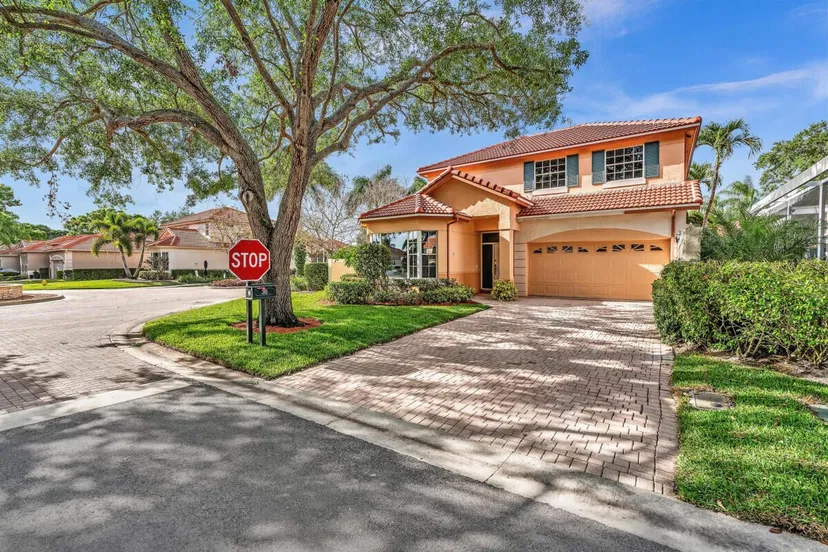36 Monterey Pointe Drive, Palm Beach Gardens