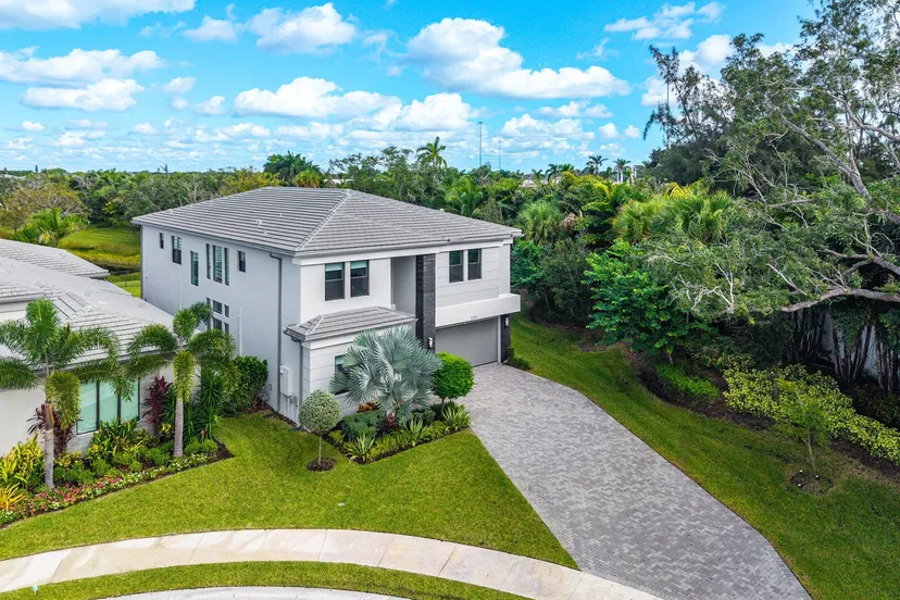 8209 ESSEX COUNTRY CLUB Drive, Boca Raton