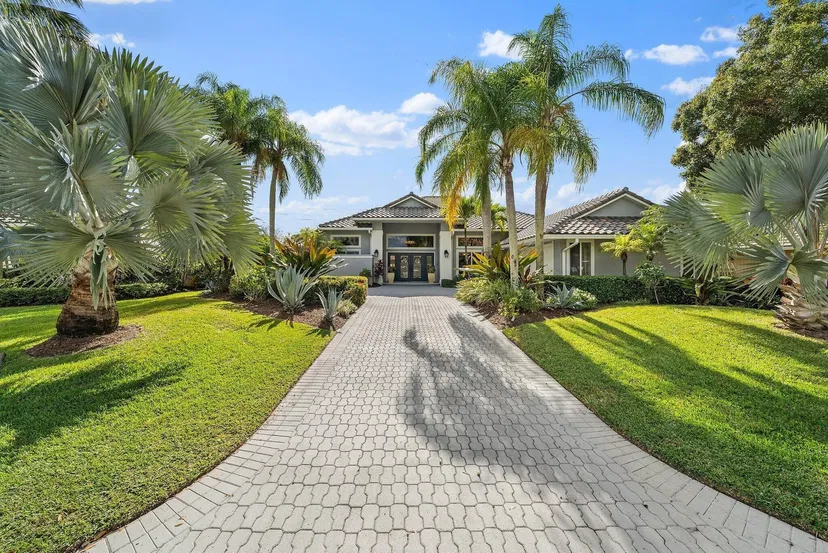 140 Thornton Drive, Palm Beach Gardens