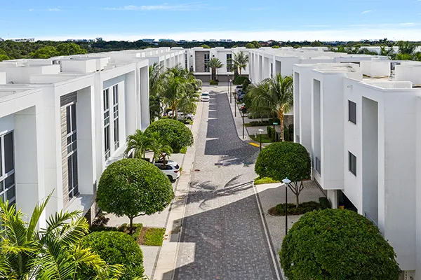 Moderne Boca — Boca Raton