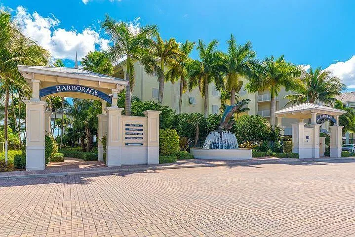 Harborage Yacht Club — Stuart Area