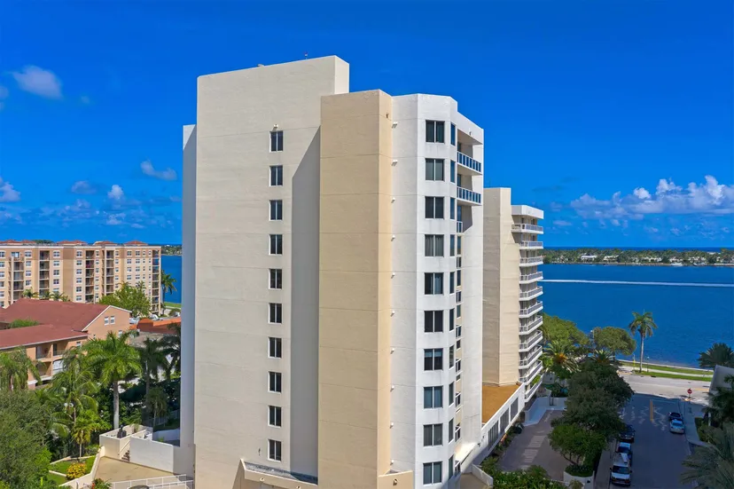Villa Lofts — Downtown West Palm Beach