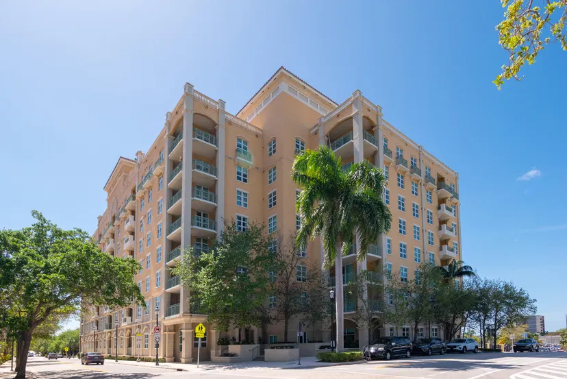 Sold Nov 2024 · 403 S Sapodilla Avenue 411, West Palm Beach