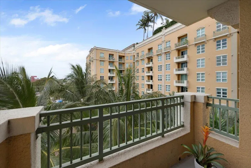 Sold Jun 2024 · 403 S Sapodilla Avenue 518, West Palm Beach